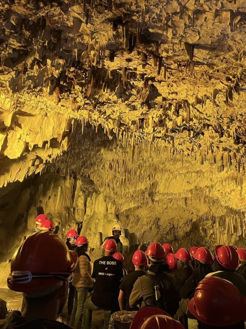 PACCHETTO TUTTO INCLUSO: (TRENO STORICO - GROTTE - MONASTERO) 2 NOTTI IN HOTEL + BIGLIETTO TRENO STORICO + VISITA GROTTA DEL CAVALLONE + VISITA MONASTERO SAN MARTINO IN VALLE